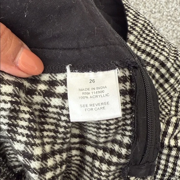 Hustler Hollywood schoolgirl black and white Plaid Skirt - Picture 6 of 7